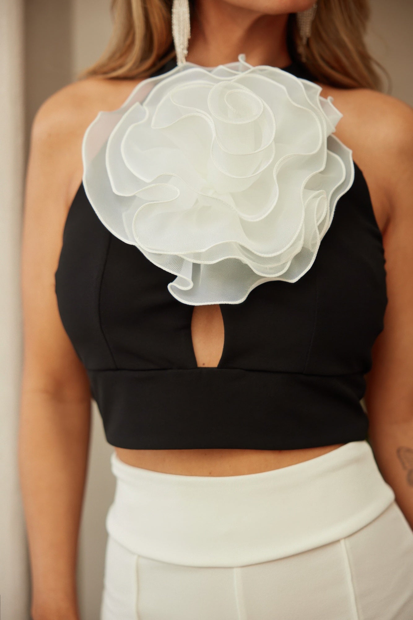 Flower Detailed Fashion Crop Top - Nova Store