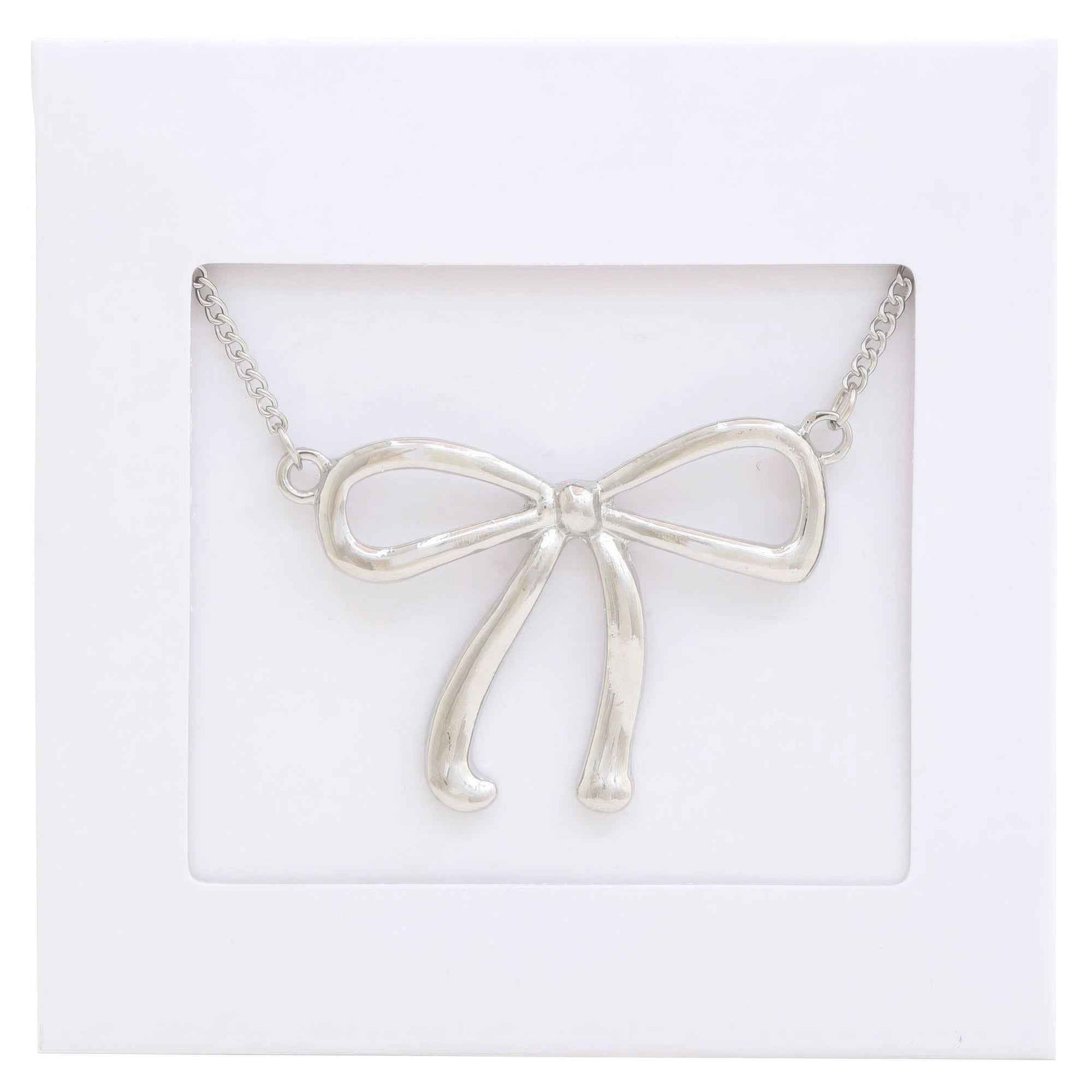Bow Pendant Necklace - Stylish Metal Jewelry for Every Occasion