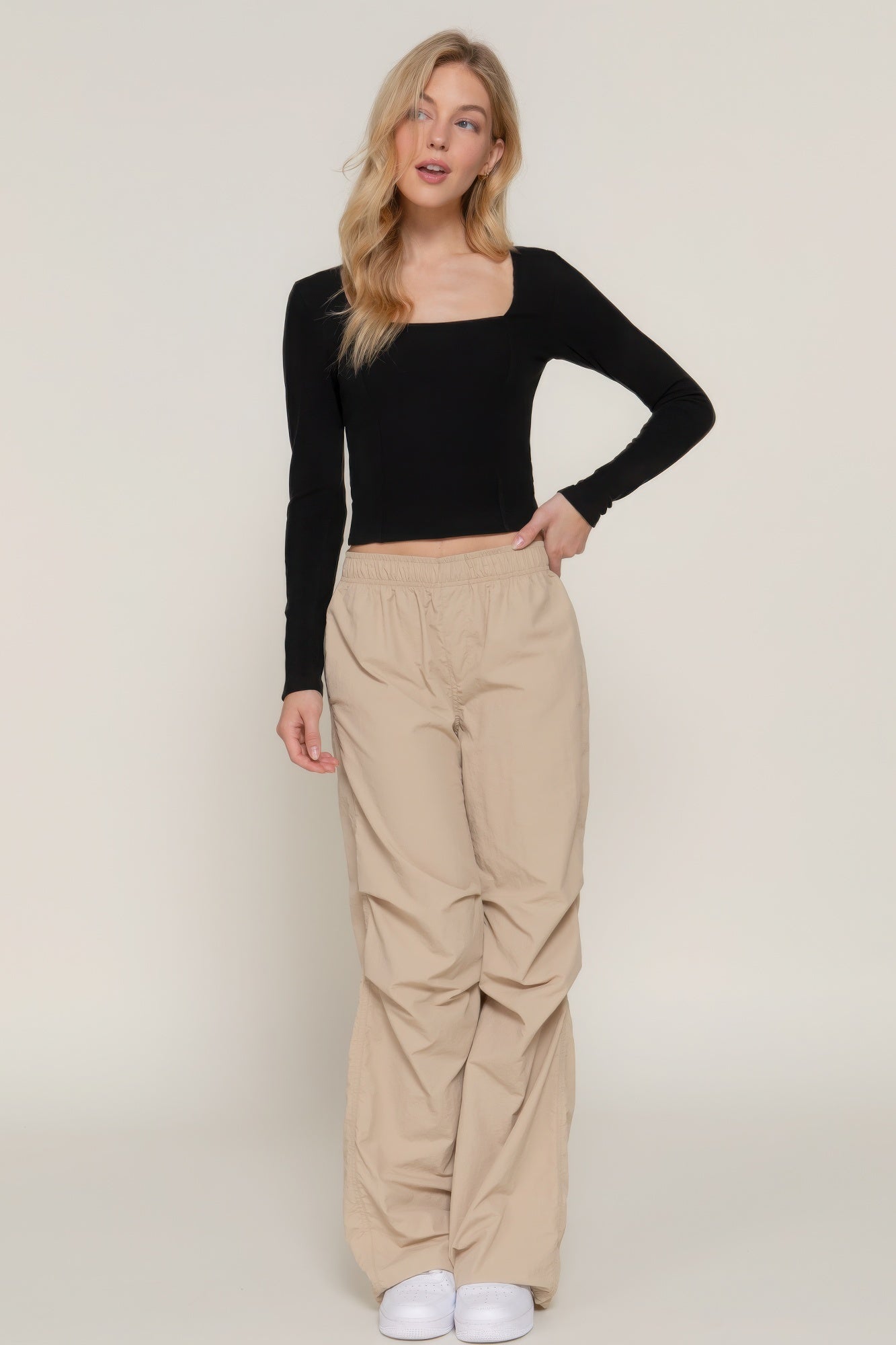 Long slv sweetheart neck seam detail knit top - Nova Store