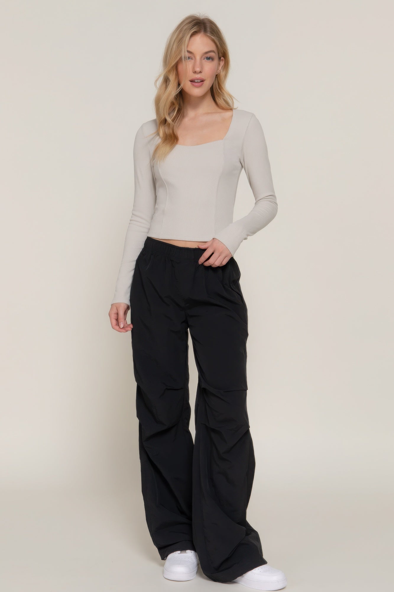 Long slv sweetheart neck seam detail knit top - Nova Store