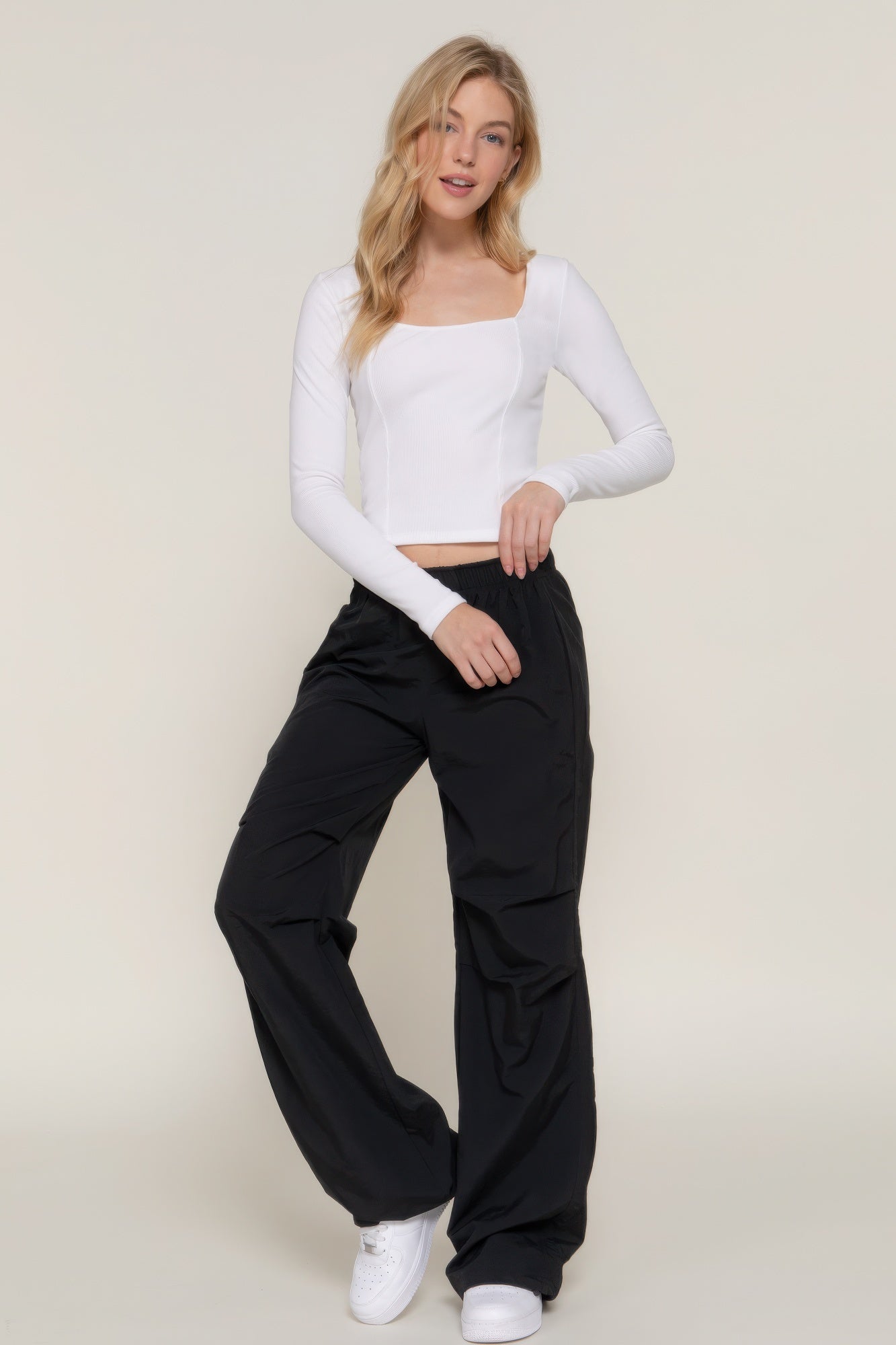 Long slv sweetheart neck seam detail knit top - Nova Store