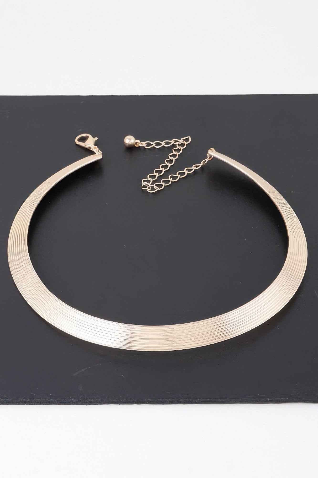 Shiny Modern Choker Necklace